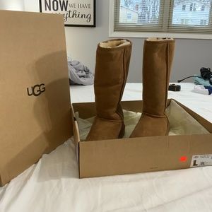 Size 11 women’s tall UGGS